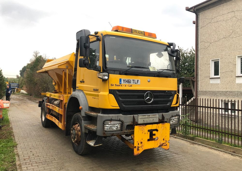 Vozidlo pro zimní údržbu Mercedes-Benz Axor 1824 4x4 piaskarka solarka econ pług 2011 e5: obrázek 19