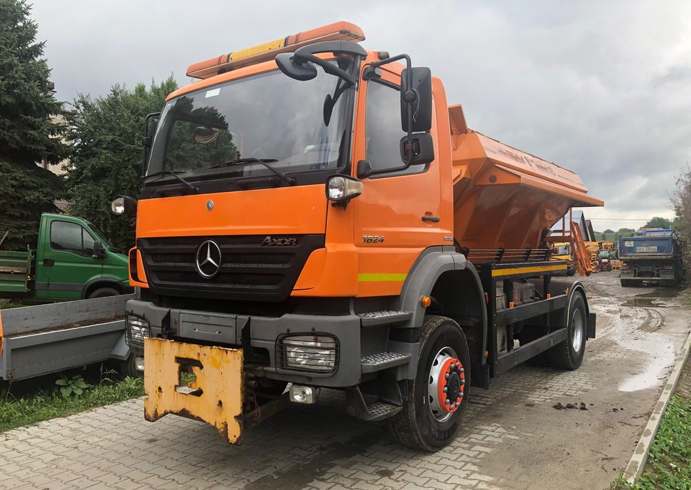 Vozidlo pro zimní údržbu Mercedes-Benz Axor 1824 4x4 piaskarka solarka econ pług 2011 e5: obrázek 8
