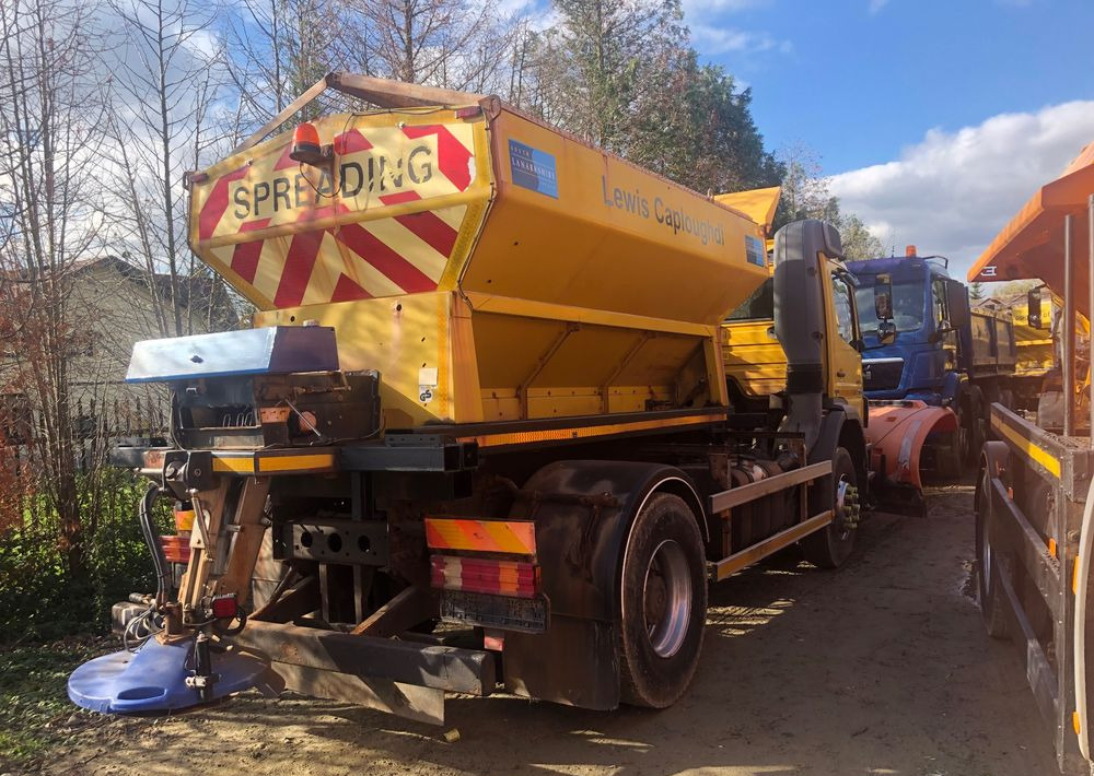 Mercedes-Benz Mercedes Axor 1824 schmidt 4x2 pług piaskarka solarka - Vozidlo pro zimní údržbu: obrázek 2 Mercedes-Benz Mercedes Axor 1824 schmidt 4x2 pług piaskarka solarka - Vozidlo pro zimní údržbu: obrázek 2