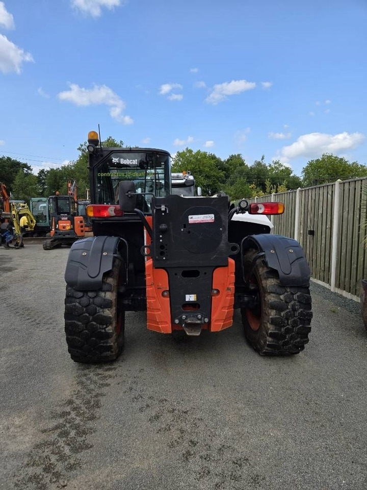 Bobcat TL 38.70 HF AGRI - Teleskopický manipulátor: obrázek 3 Bobcat TL 38.70 HF AGRI - Teleskopický manipulátor: obrázek 3