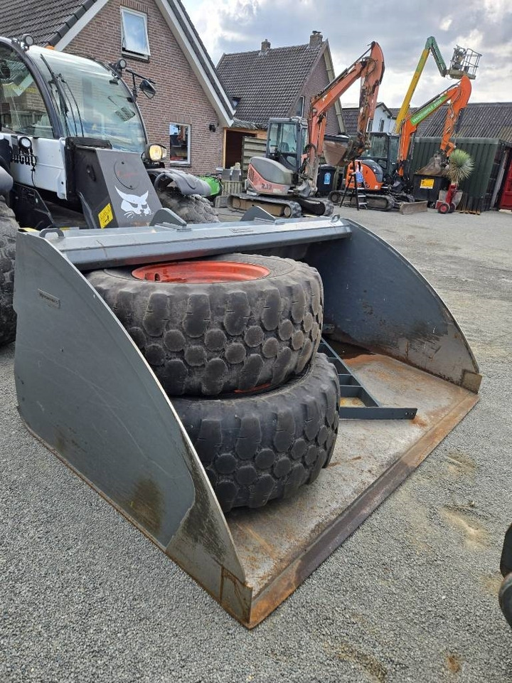 Teleskopický manipulátor Bobcat TL 38.70 HF AGRI: obrázek 6 Teleskopický manipulátor Bobcat TL 38.70 HF AGRI: obrázek 6