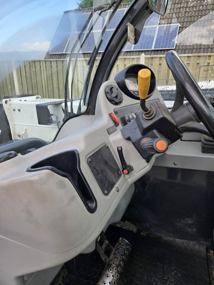 Teleskopický manipulátor Bobcat TL 38.70 HF AGRI: obrázek 22 Teleskopický manipulátor Bobcat TL 38.70 HF AGRI: obrázek 22