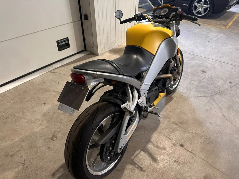 Buell XB9S Lightning - Motocykl: obrázek 3 Buell XB9S Lightning - Motocykl: obrázek 3