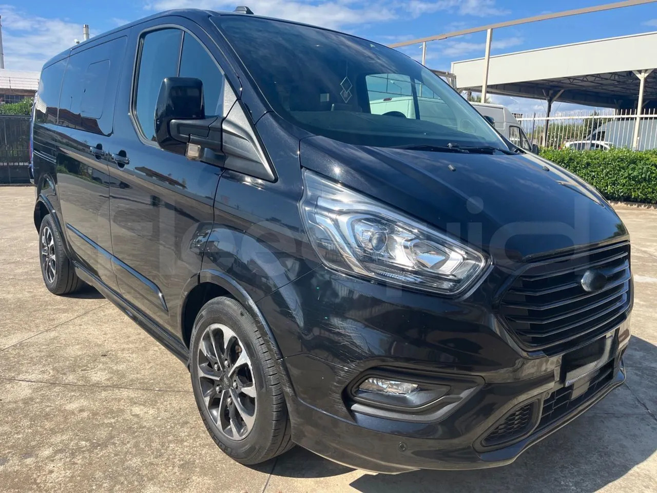 Ford Tourneo Custom - Minibus, Mikrobus: obrázek 1 Ford Tourneo Custom - Minibus, Mikrobus: obrázek 1