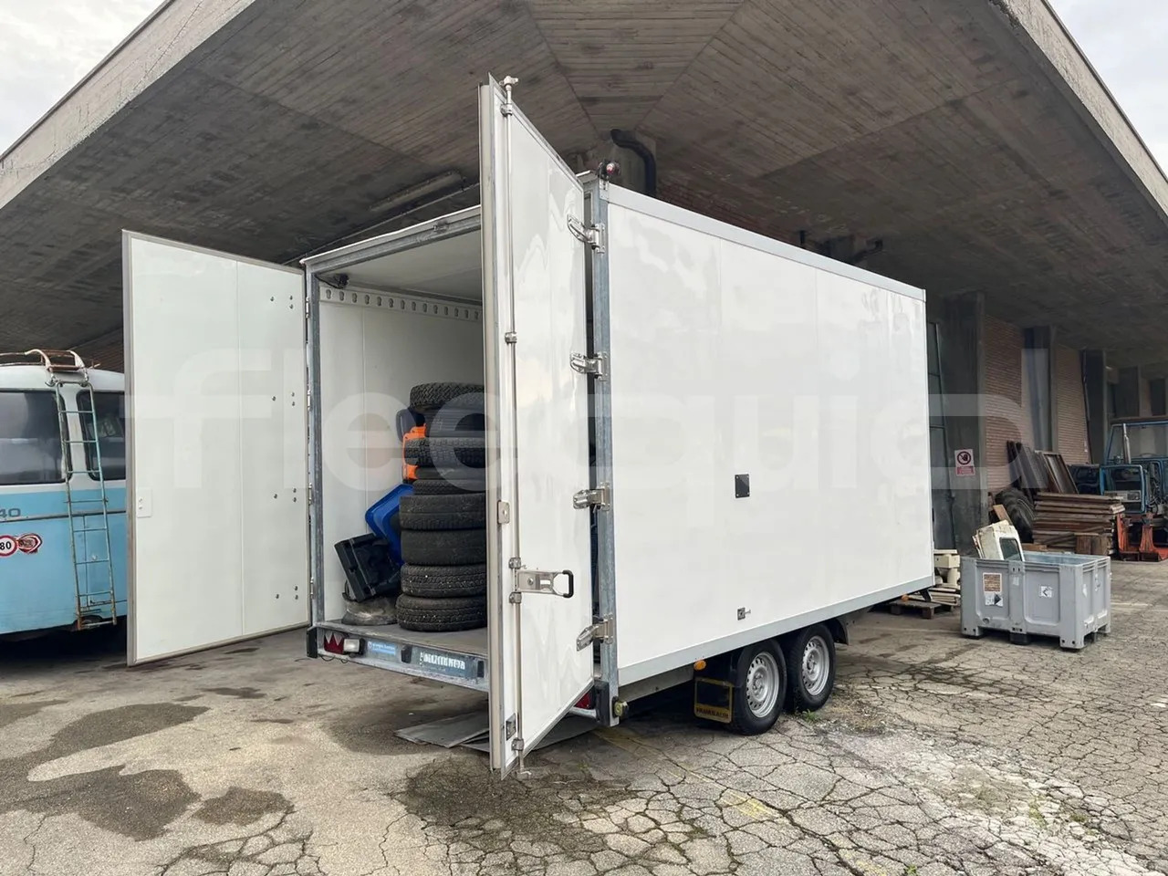 Humbaur Rimorchio - Skříňový přívěs: obrázek 5 Humbaur Rimorchio - Skříňový přívěs: obrázek 5