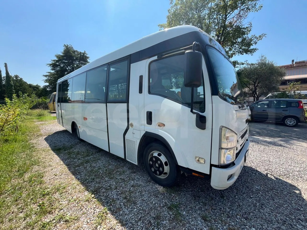 ISUZU P65 - Turistický autobus: obrázek 1 ISUZU P65 - Turistický autobus: obrázek 1