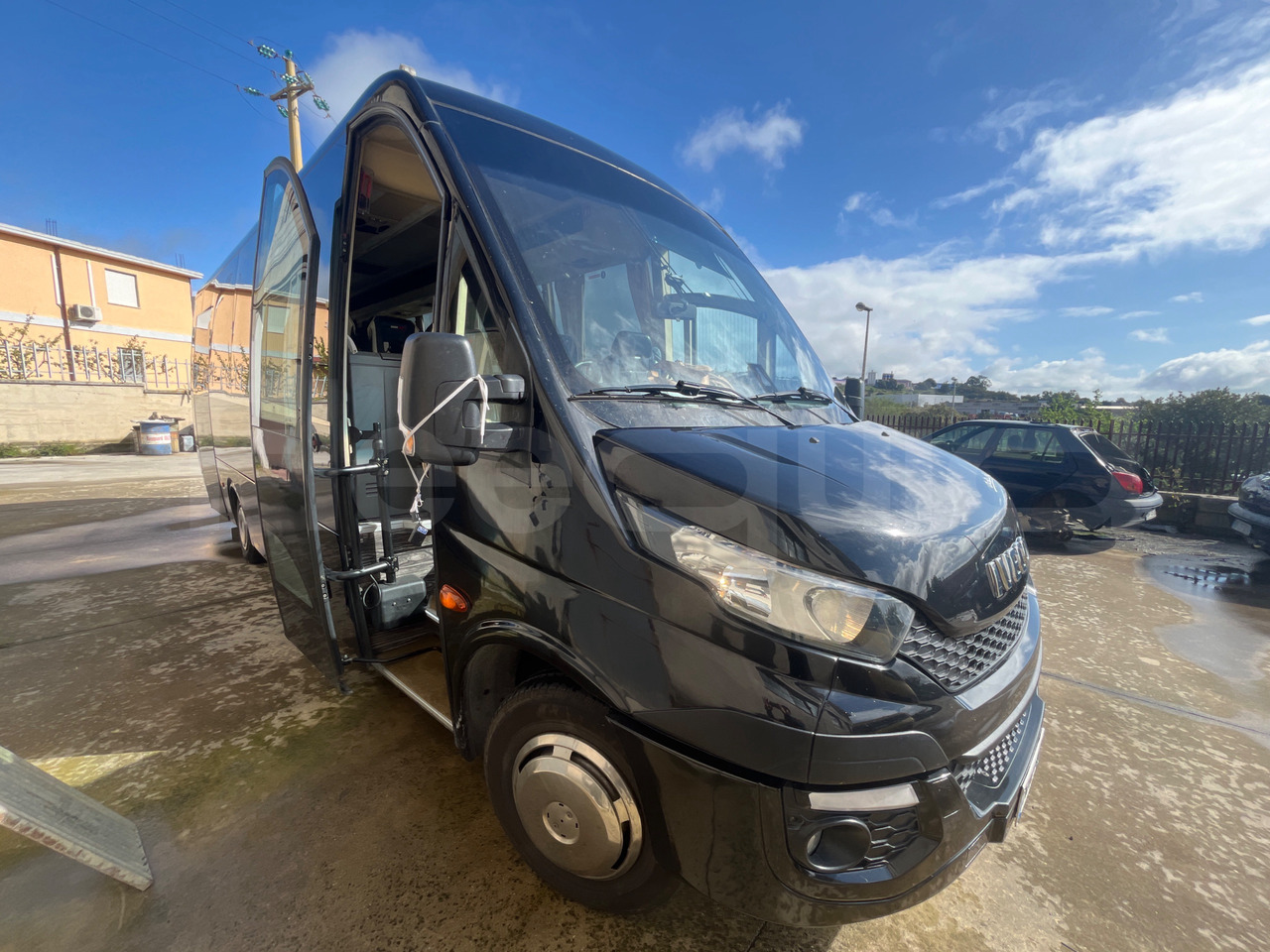 Iveco Daily - Turistický autobus: obrázek 1 Iveco Daily - Turistický autobus: obrázek 1