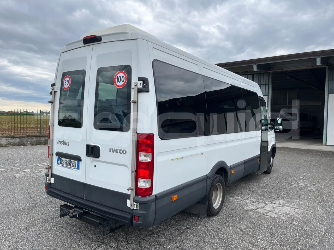 Minibus, Mikrobus Iveco Daily: obrázek 9