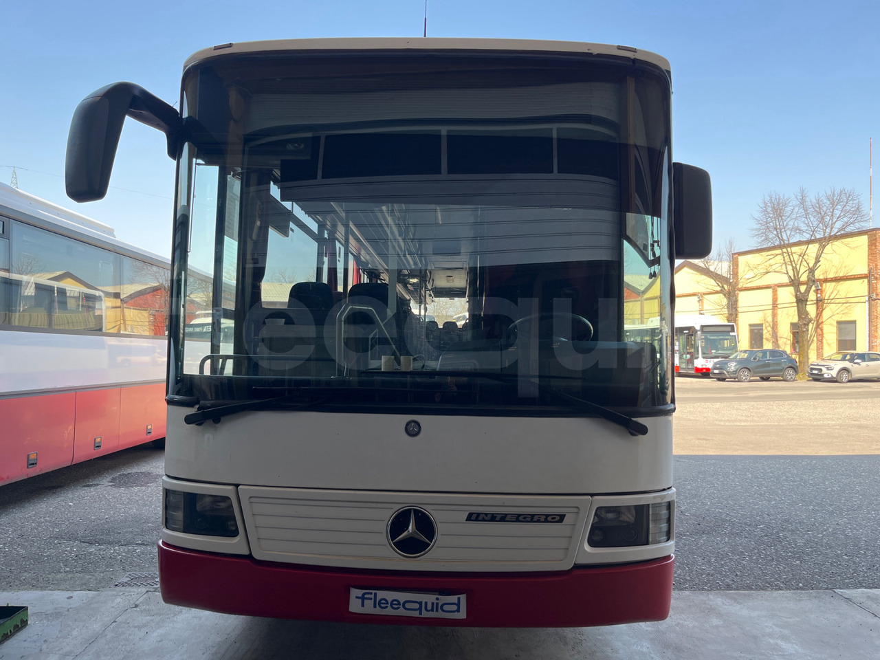 Mercedes-Benz Integro - Autobus příměstský: obrázek 2 Mercedes-Benz Integro - Autobus příměstský: obrázek 2