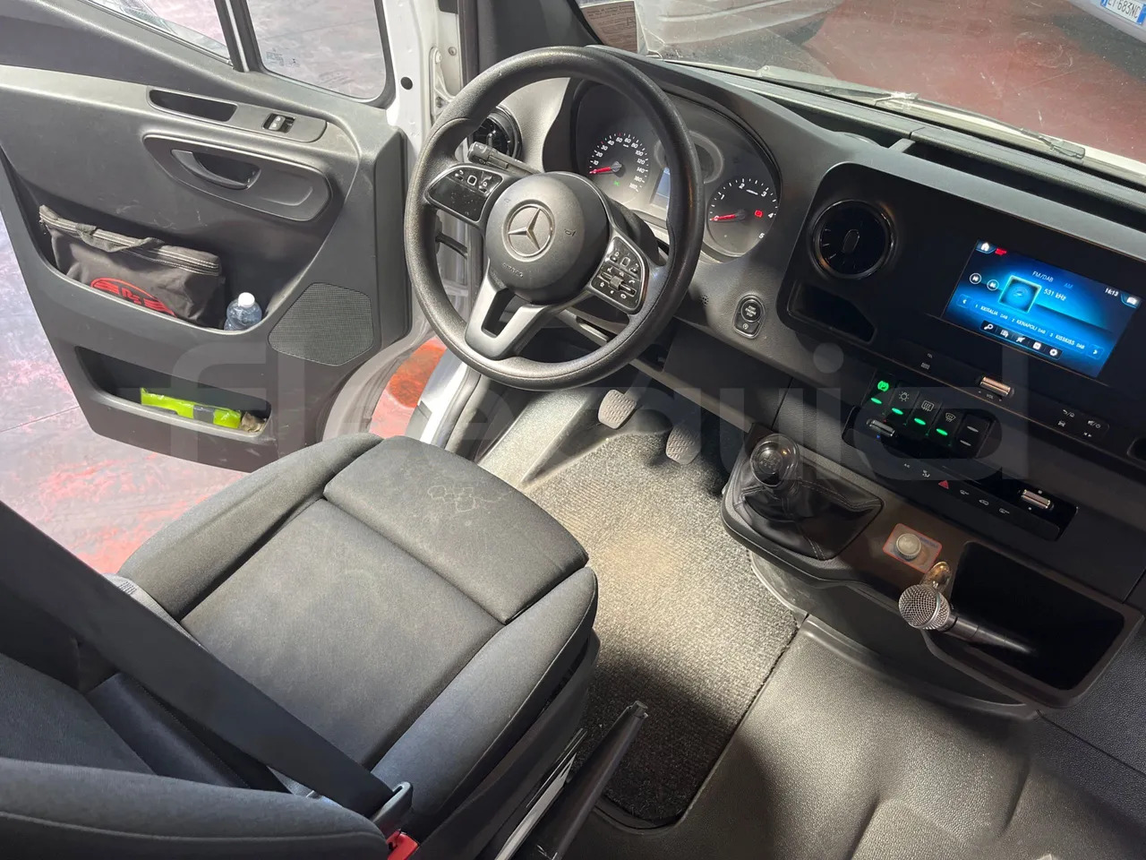 Minibus, Mikrobus Mercedes-Benz Sprinter: obrázek 18