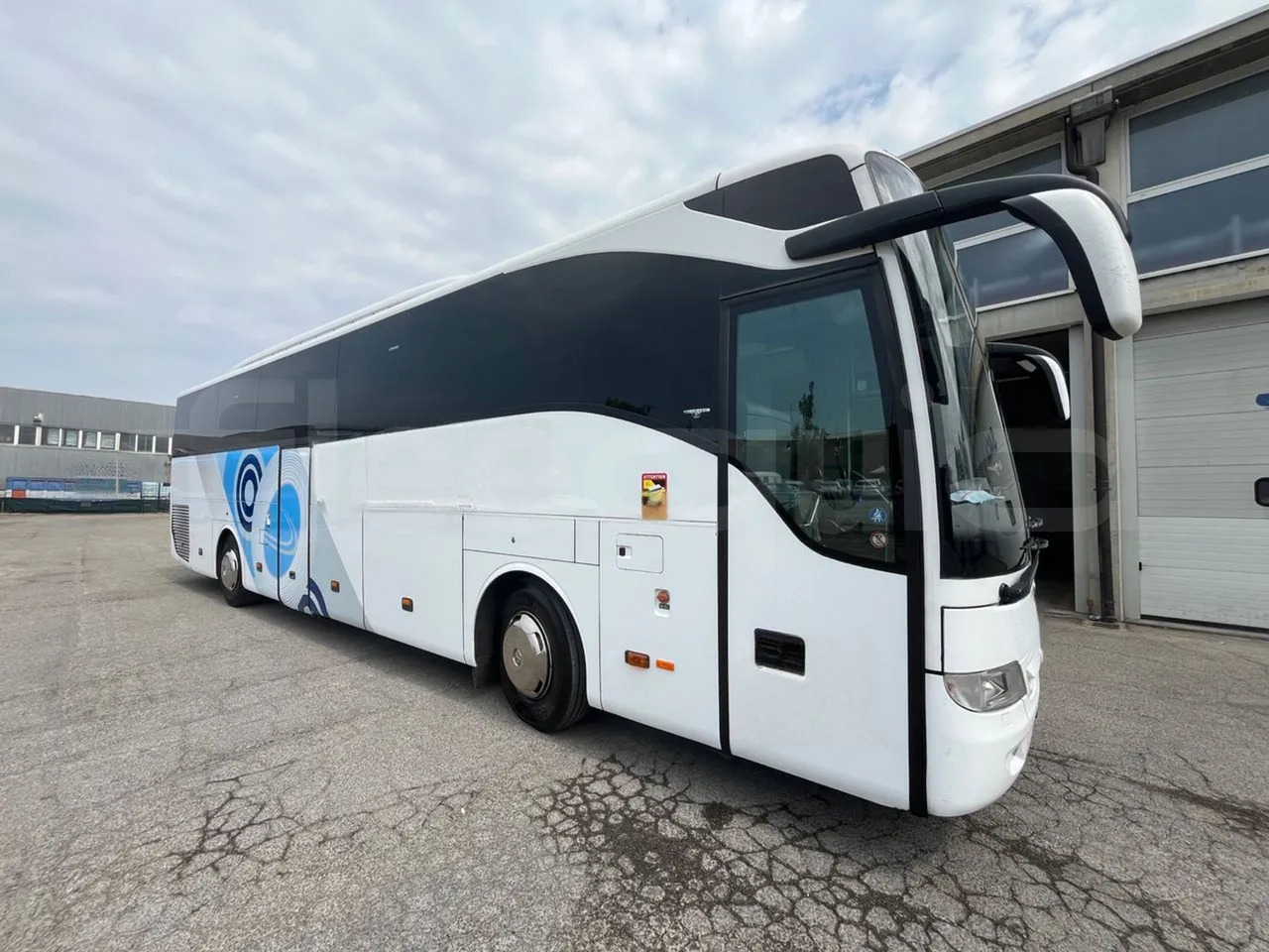 Mercedes-Benz Tourismo - Turistický autobus: obrázek 1 Mercedes-Benz Tourismo - Turistický autobus: obrázek 1