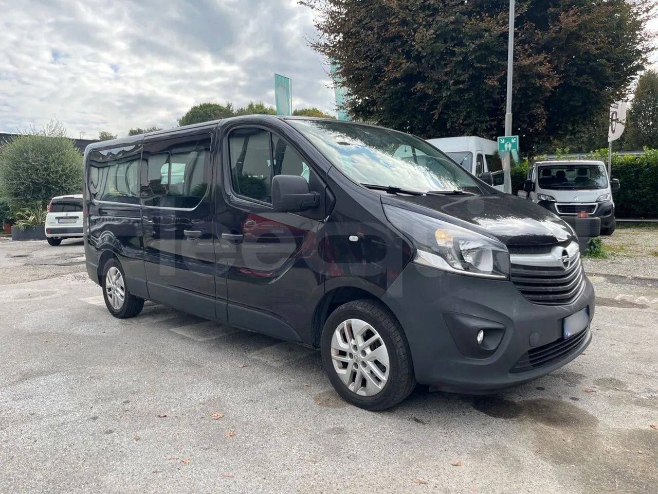 Opel Vivaro - B - Minibus, Mikrobus: obrázek 1 Opel Vivaro - B - Minibus, Mikrobus: obrázek 1