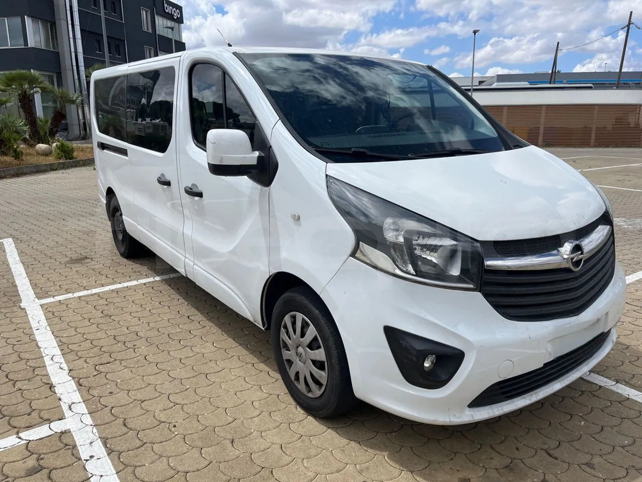 Opel Vivaro - B - Minibus, Mikrobus: obrázek 1 Opel Vivaro - B - Minibus, Mikrobus: obrázek 1