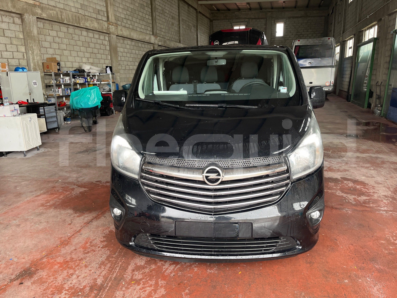 Opel Vivaro - B - Minibus, Mikrobus: obrázek 2 Opel Vivaro - B - Minibus, Mikrobus: obrázek 2
