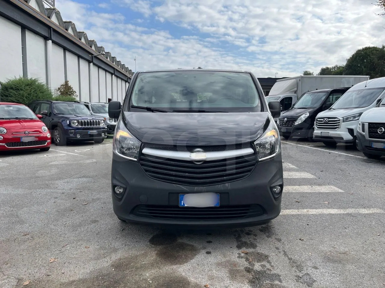 Opel Vivaro - B - Minibus, Mikrobus: obrázek 2 Opel Vivaro - B - Minibus, Mikrobus: obrázek 2