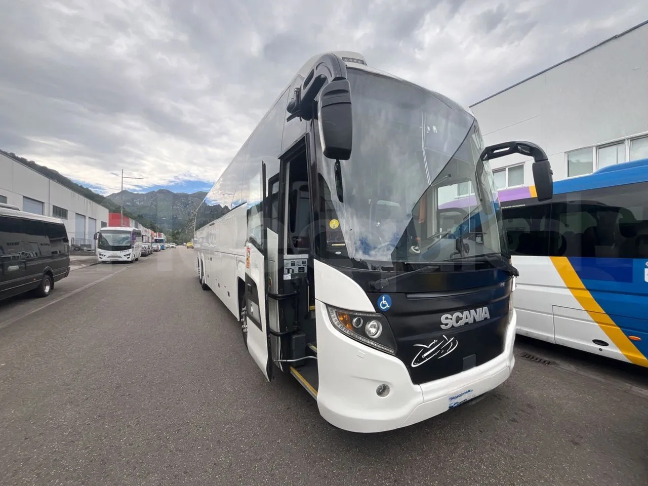 Scania Touring HD - Turistický autobus: obrázek 1 Scania Touring HD - Turistický autobus: obrázek 1