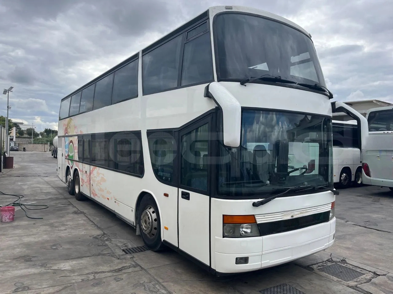 Setra S328 - Turistický autobus: obrázek 1 Setra S328 - Turistický autobus: obrázek 1