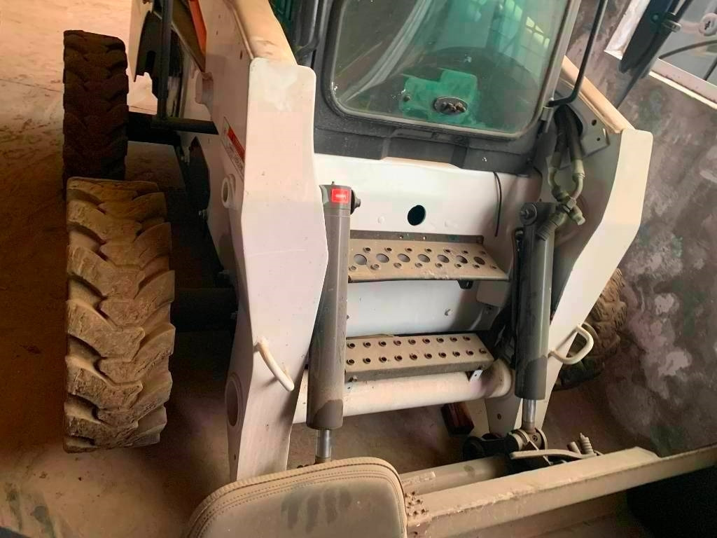 Bobcat S 300 - Smykový nakladač: obrázek 2 Bobcat S 300 - Smykový nakladač: obrázek 2