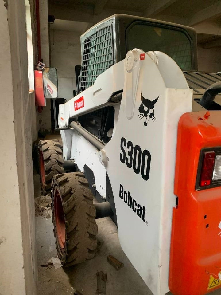 Bobcat S 300 - Smykový nakladač: obrázek 4 Bobcat S 300 - Smykový nakladač: obrázek 4