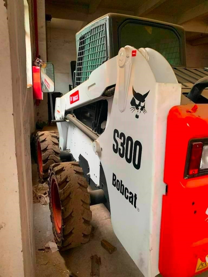 Bobcat S 300 - Smykový nakladač: obrázek 4 Bobcat S 300 - Smykový nakladač: obrázek 4