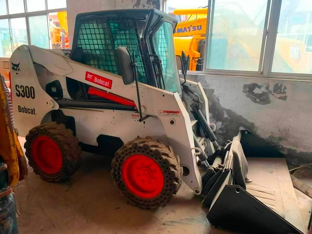 Bobcat S 300 - Smykový nakladač: obrázek 5 Bobcat S 300 - Smykový nakladač: obrázek 5
