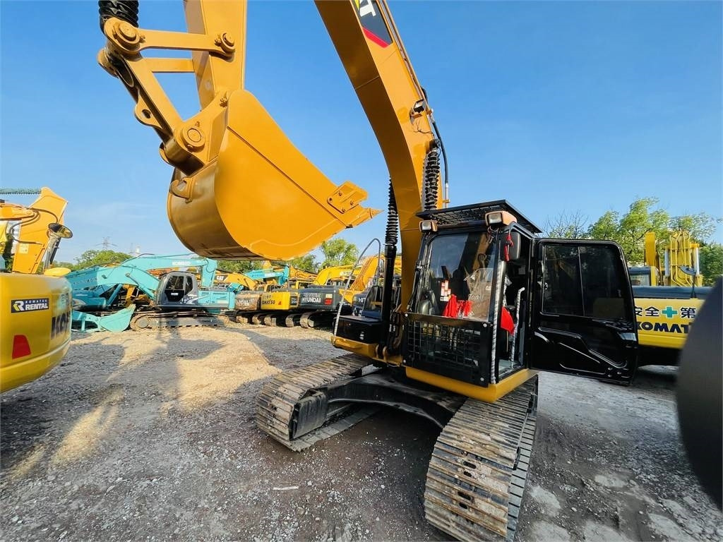 CAT 320d2l - Pásové rýpadlo: obrázek 2 CAT 320d2l - Pásové rýpadlo: obrázek 2
