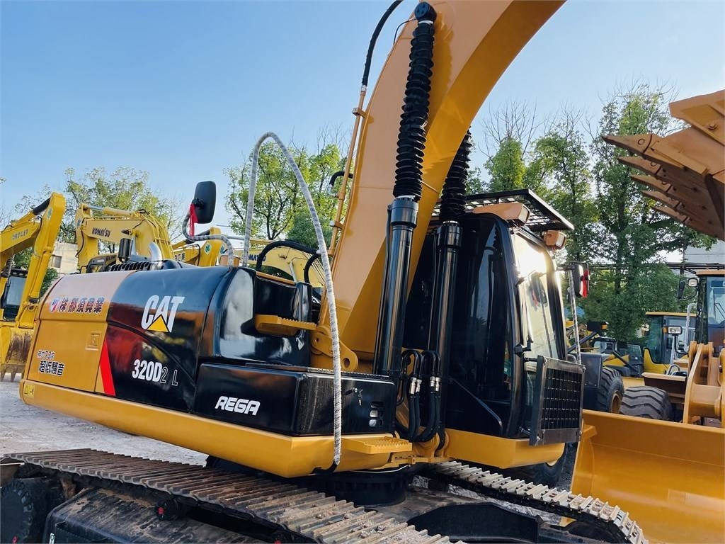 CAT 320d2l - Pásové rýpadlo: obrázek 1 CAT 320d2l - Pásové rýpadlo: obrázek 1