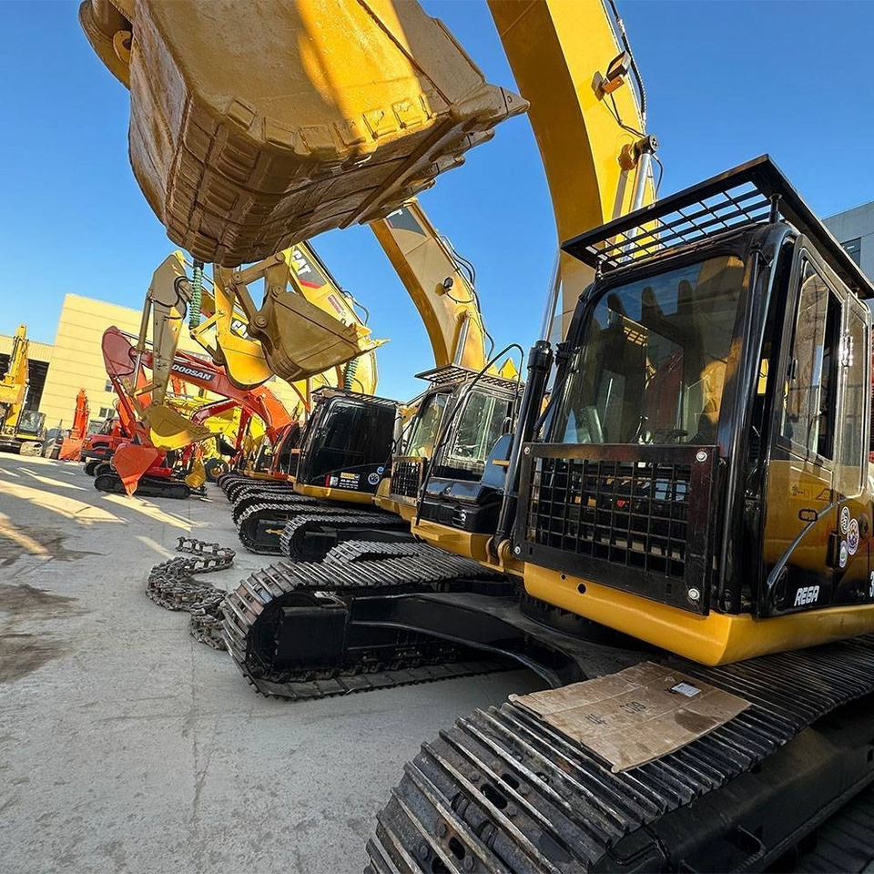 CAT 323 D L - Pásové rýpadlo: obrázek 4 CAT 323 D L - Pásové rýpadlo: obrázek 4