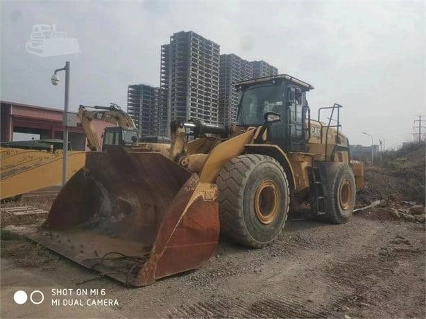 CAT 966L - Kolový nakladač: obrázek 2 CAT 966L - Kolový nakladač: obrázek 2