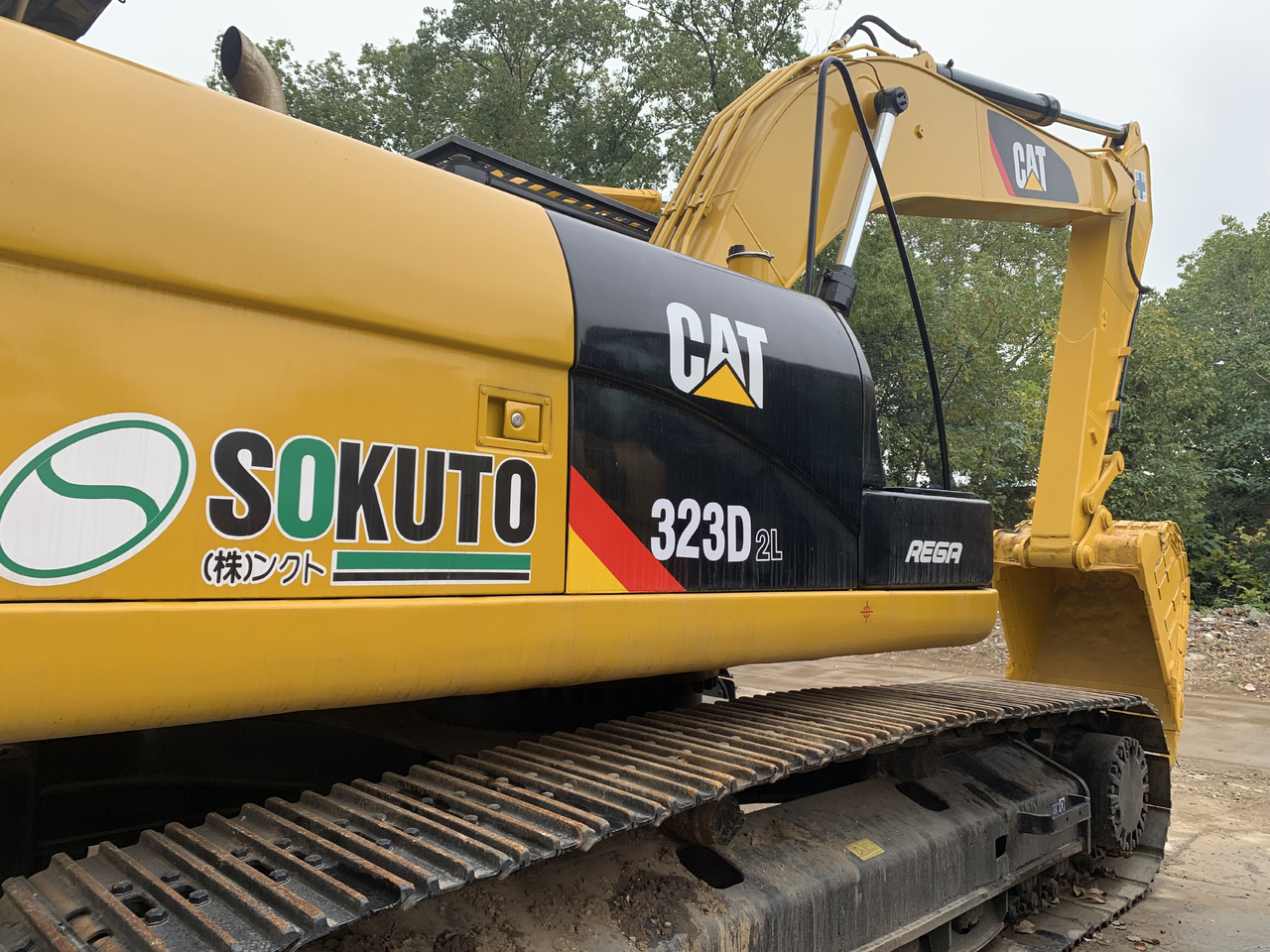 CATERPILLAR 323D2L - Kolesové rýpadlo: obrázek 2 CATERPILLAR 323D2L - Kolesové rýpadlo: obrázek 2