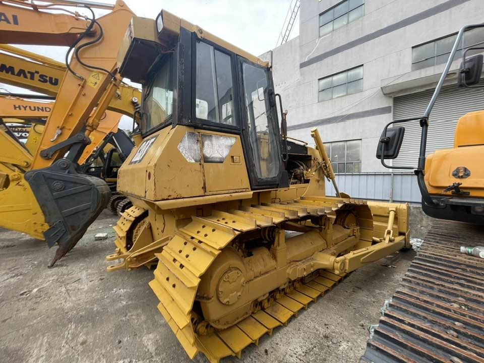 Caterpillar D6G2 LGP - Buldozer: obrázek 2 Caterpillar D6G2 LGP - Buldozer: obrázek 2