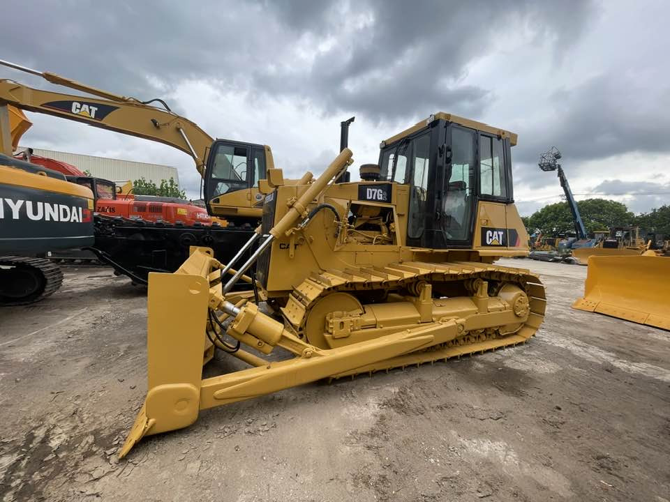 Caterpillar D6G2 LGP - Buldozer: obrázek 1 Caterpillar D6G2 LGP - Buldozer: obrázek 1