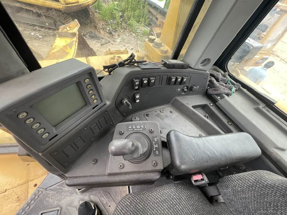 Caterpillar D8T - Buldozer: obrázek 5 Caterpillar D8T - Buldozer: obrázek 5