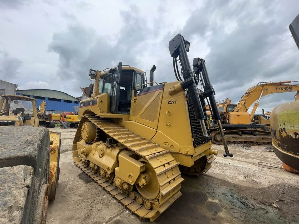 Caterpillar D8T - Buldozer: obrázek 4 Caterpillar D8T - Buldozer: obrázek 4
