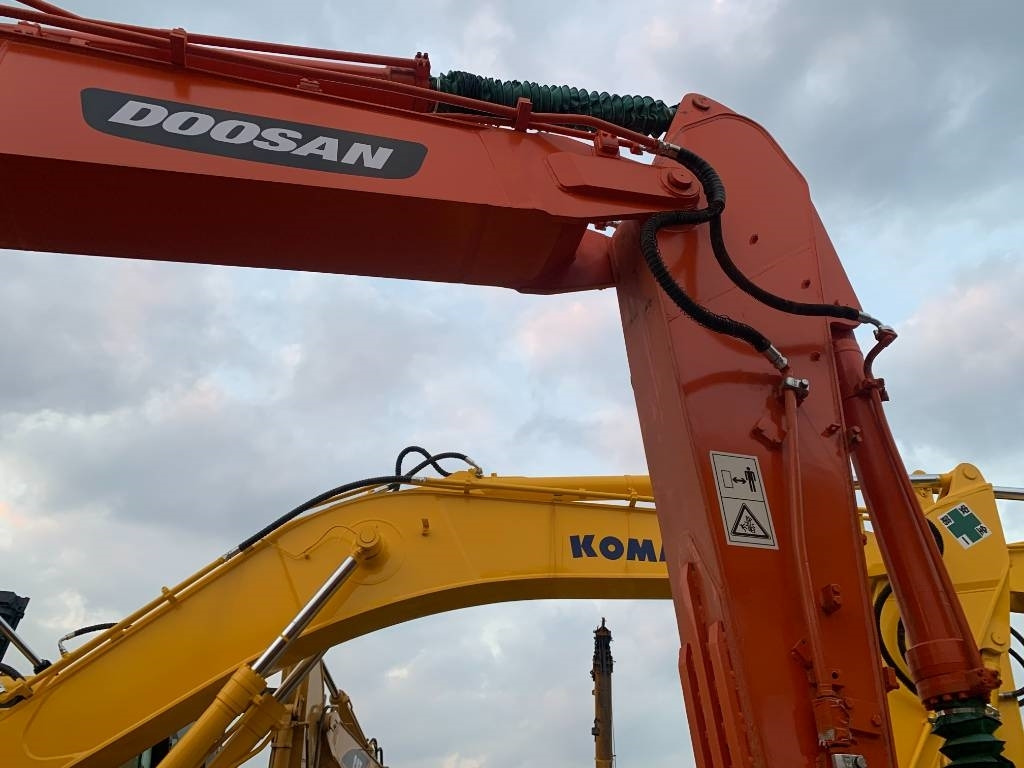 Doosan DX 225 LC - Pásové rýpadlo: obrázek 3 Doosan DX 225 LC - Pásové rýpadlo: obrázek 3