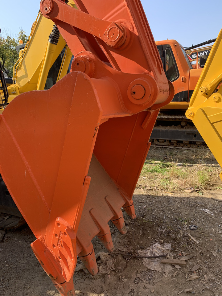 HITACHI ZAXIS240 - Kolesové rýpadlo: obrázek 4 HITACHI ZAXIS240 - Kolesové rýpadlo: obrázek 4