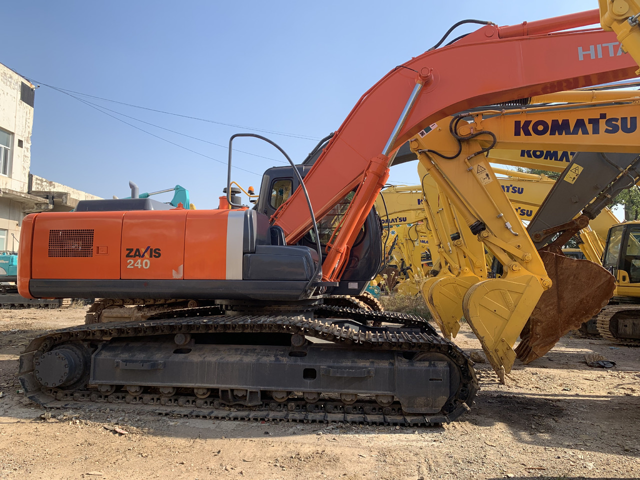 HITACHI ZAXIS240 - Kolesové rýpadlo: obrázek 1 HITACHI ZAXIS240 - Kolesové rýpadlo: obrázek 1