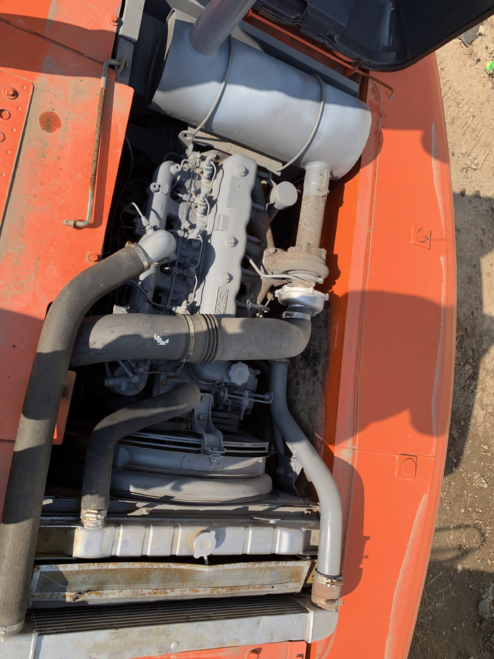 Kolesové rýpadlo HITACHI ZAXIS240: obrázek 8
