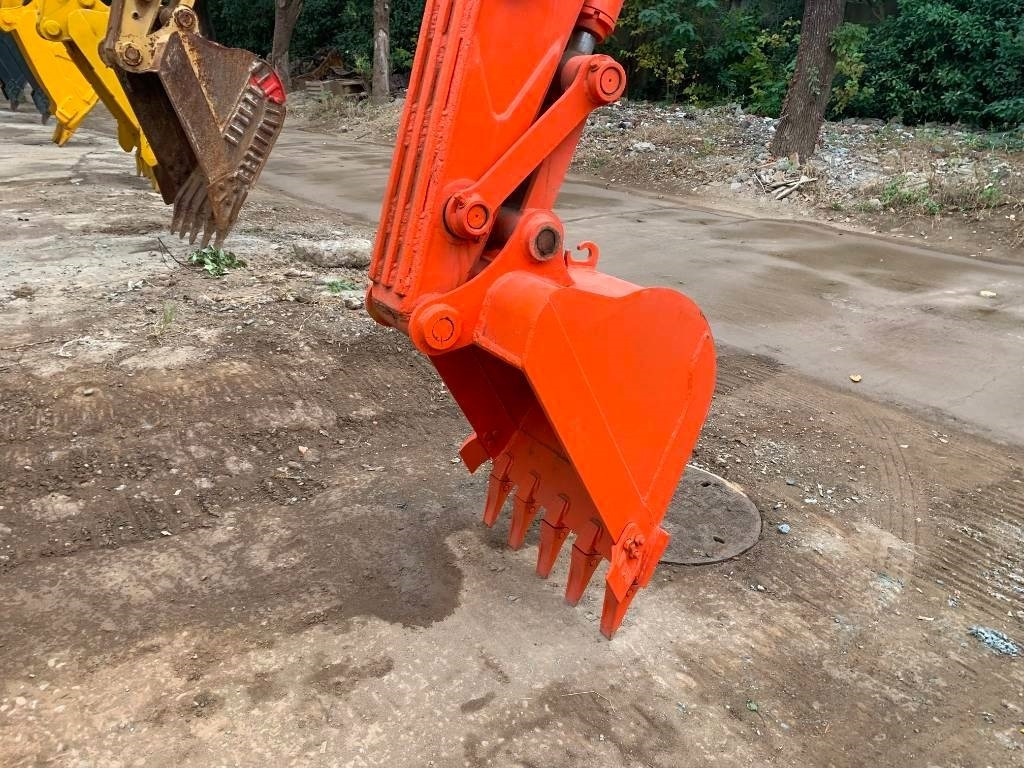 Hitachi Zaxis 70 - Pásové rýpadlo: obrázek 5 Hitachi Zaxis 70 - Pásové rýpadlo: obrázek 5