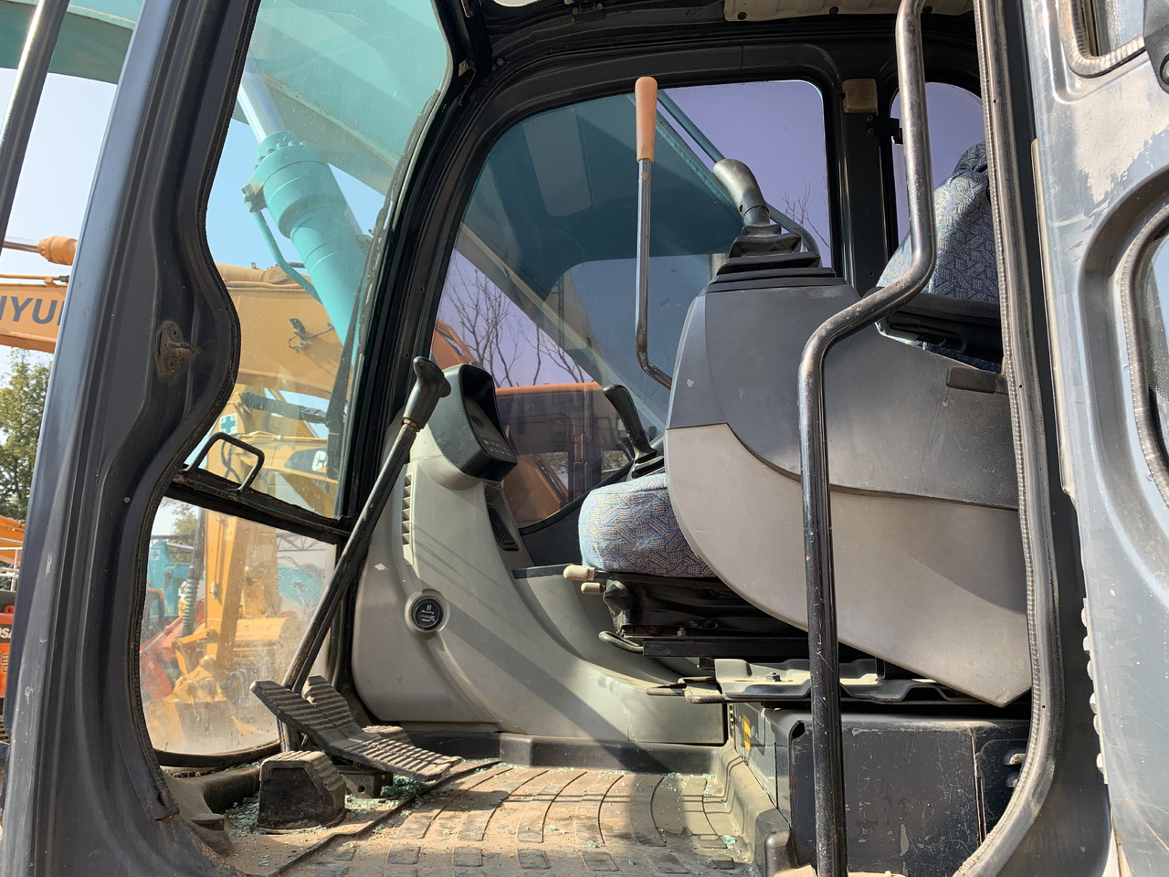 KOBELCO SK210LC-8 - Pásové rýpadlo: obrázek 3 KOBELCO SK210LC-8 - Pásové rýpadlo: obrázek 3