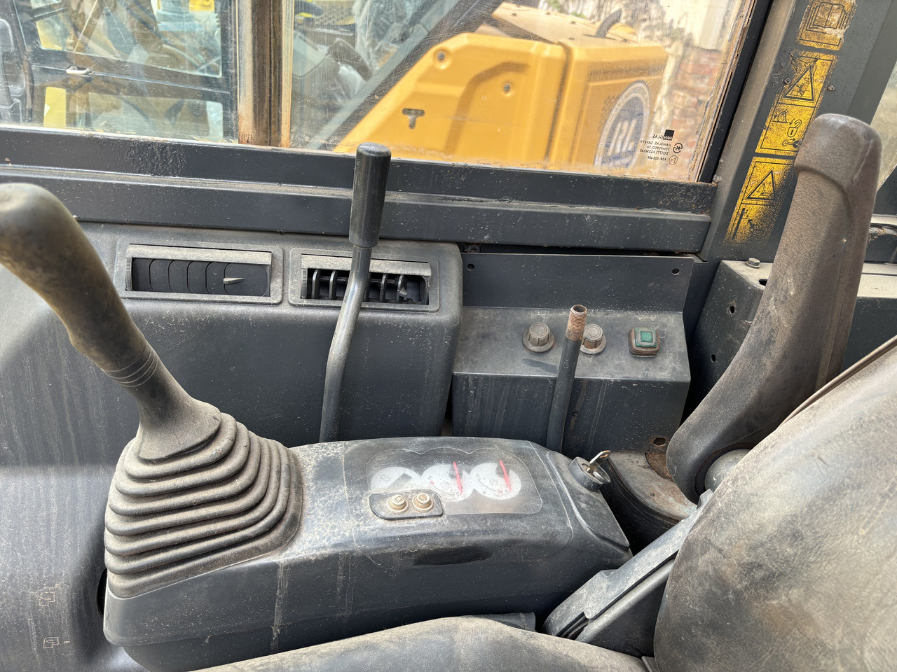 Mini rýpadlo KOMATSU PC35MR: obrázek 10