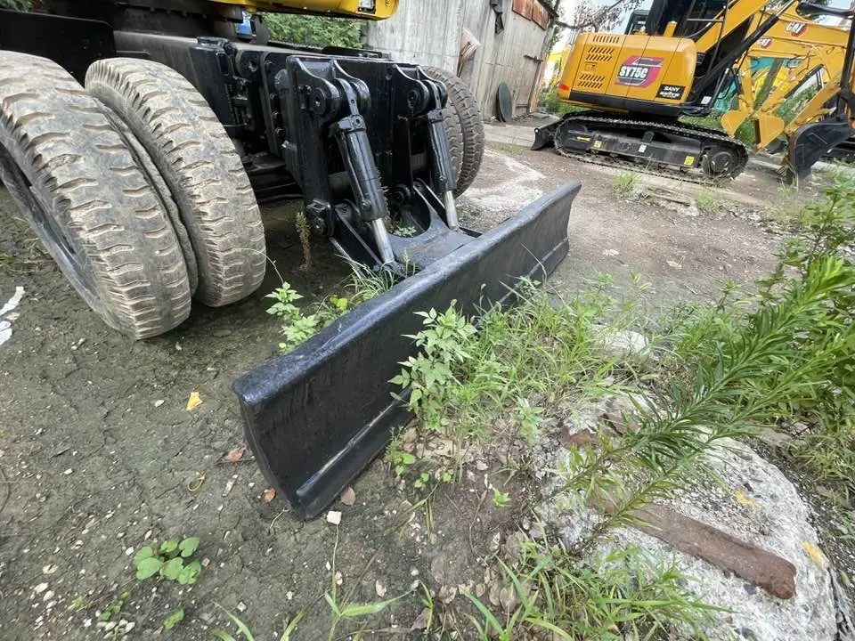 Komatsu PW160-11 - Kolesové rýpadlo: obrázek 3 Komatsu PW160-11 - Kolesové rýpadlo: obrázek 3