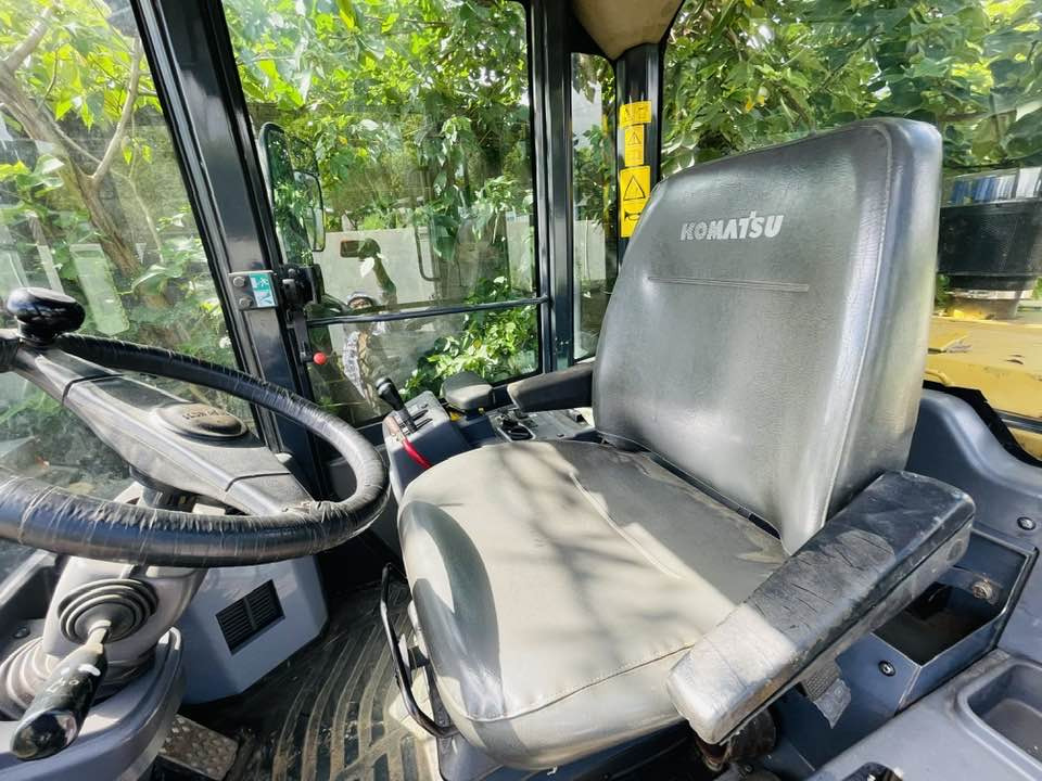 Komatsu WA320-8 - Kolový nakladač: obrázek 2 Komatsu WA320-8 - Kolový nakladač: obrázek 2