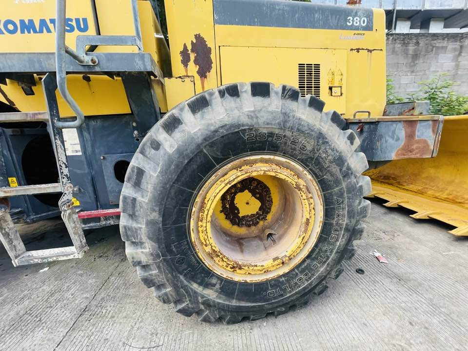 Komatsu WA380-8 - Kolový nakladač: obrázek 5 Komatsu WA380-8 - Kolový nakladač: obrázek 5