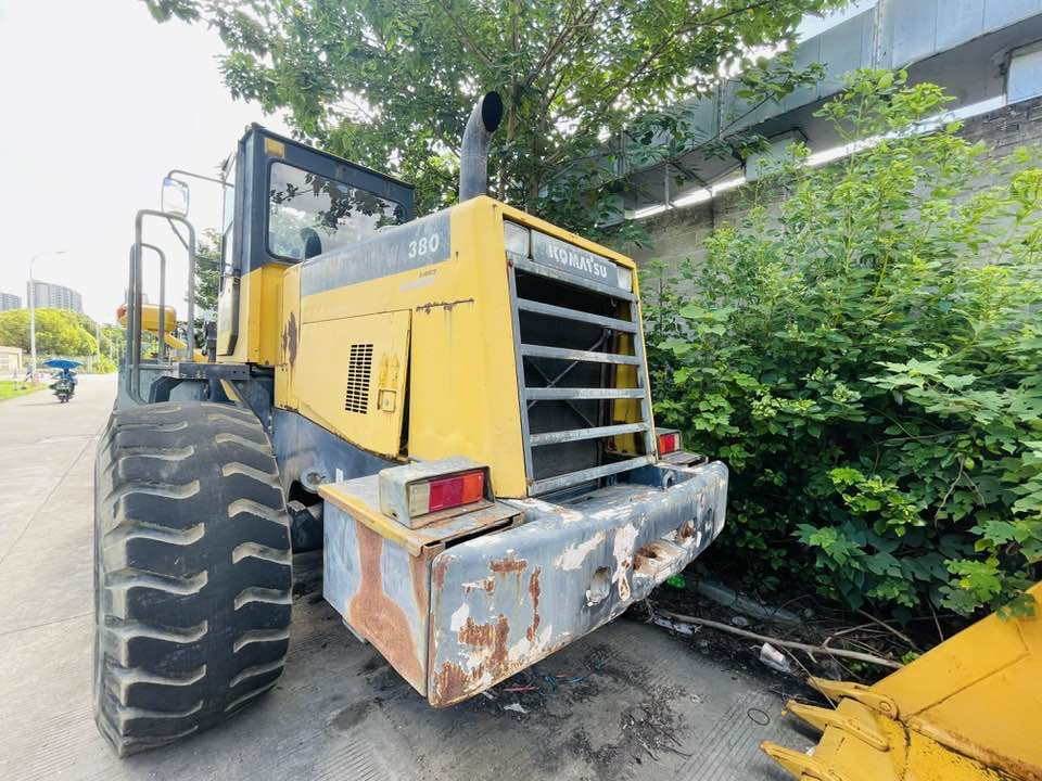 Komatsu WA380-8 - Kolový nakladač: obrázek 3 Komatsu WA380-8 - Kolový nakladač: obrázek 3