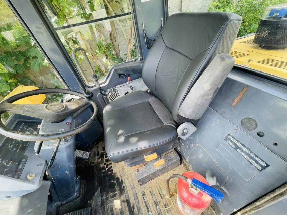 Komatsu WA380-8 - Kolový nakladač: obrázek 5 Komatsu WA380-8 - Kolový nakladač: obrázek 5