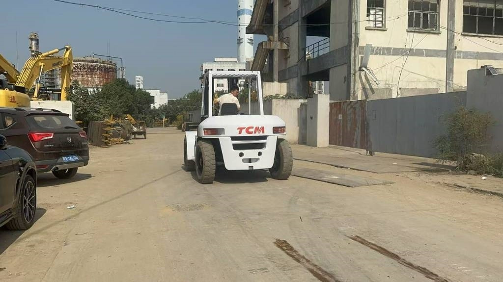 TCM FD 100 Z8 - Teleskopický manipulátor: obrázek 4 TCM FD 100 Z8 - Teleskopický manipulátor: obrázek 4