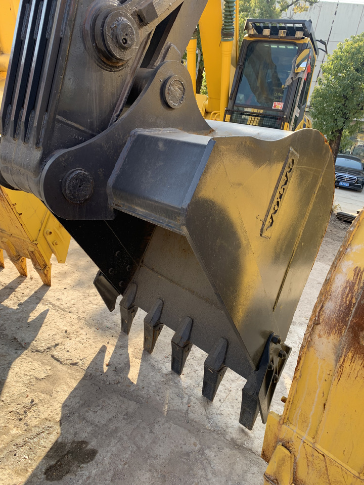 Pásové rýpadlo Volvo EC210: obrázek 16