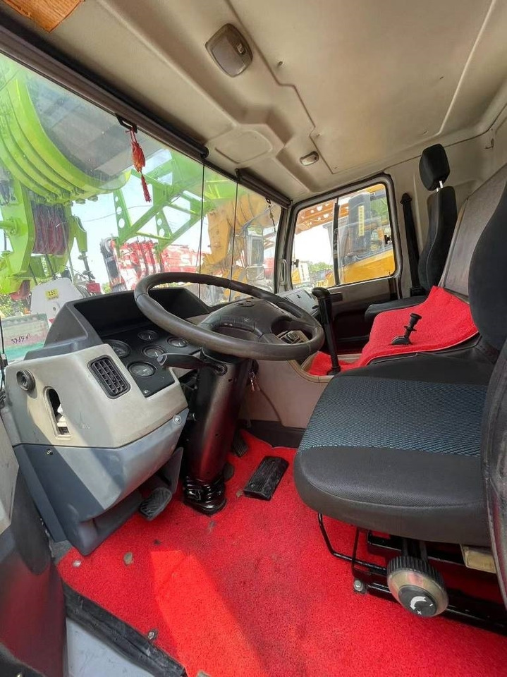 ZOOMLION ZCT251V - Univerzální autojeřáb: obrázek 4 ZOOMLION ZCT251V - Univerzální autojeřáb: obrázek 4