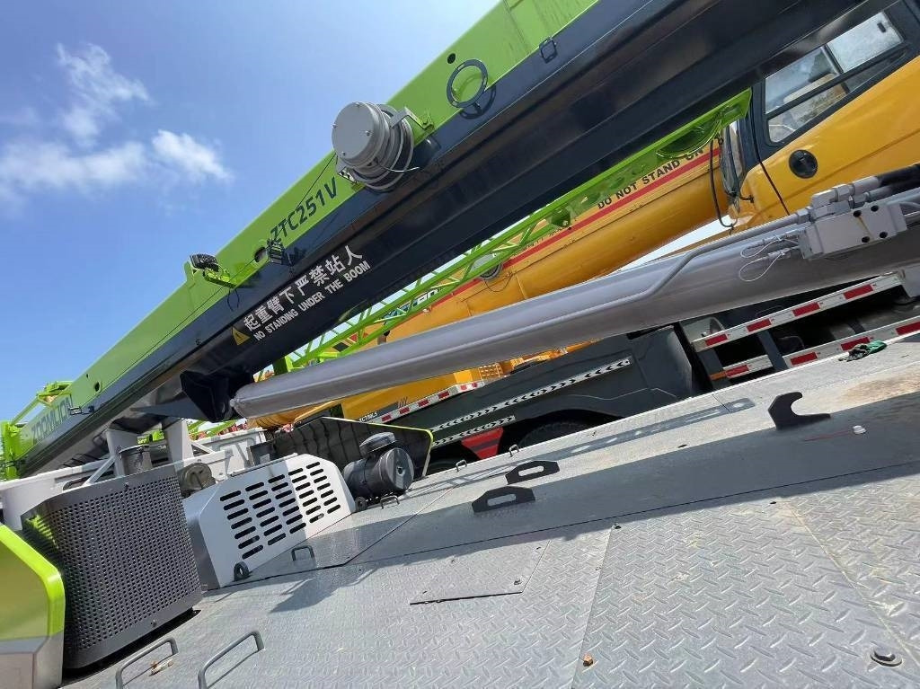 Zoomlion ZTC251V  - Autojeřáb: obrázek 5 Zoomlion ZTC251V  - Autojeřáb: obrázek 5